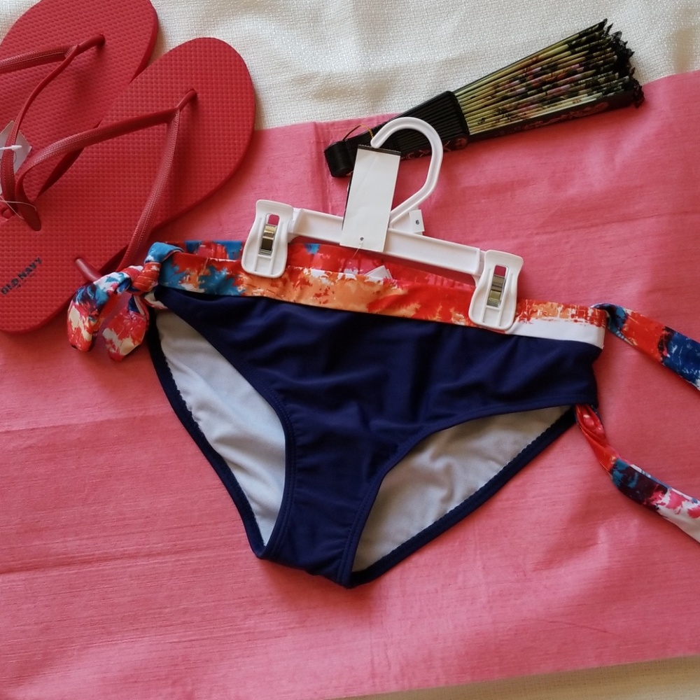 Big hill lined. Swimming bottom